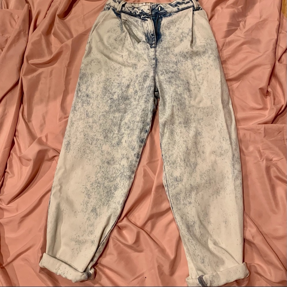 ASOS Design Petite tapered boyfriend jeans